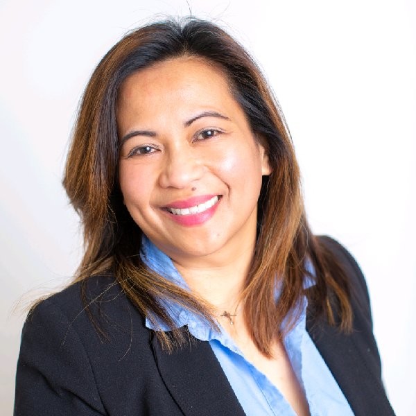 LORNA FERNANDEZ PROFILE PICTURE
